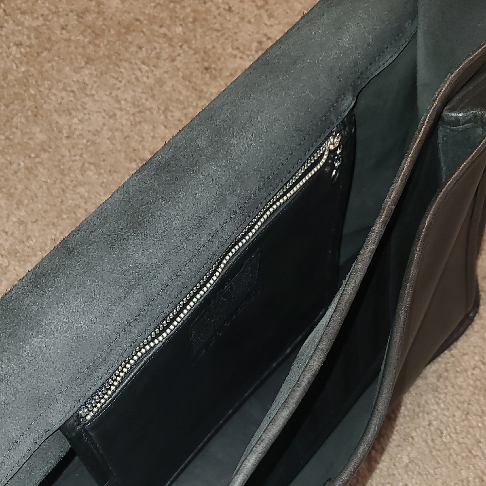 Classic Black Leather Men's Bag - Picture 4 of 9